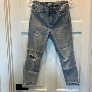 Trendy Light Gray Distressed Ankle Jeans